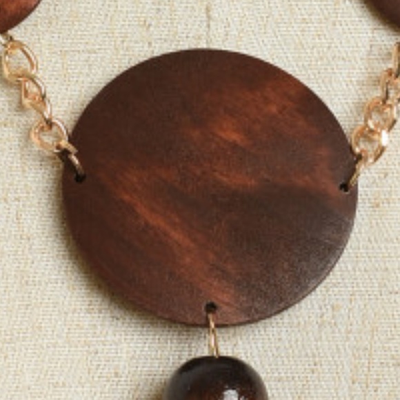 Wood Medallion Statement Necklace DARK BROWN - Picture 3 of 7
